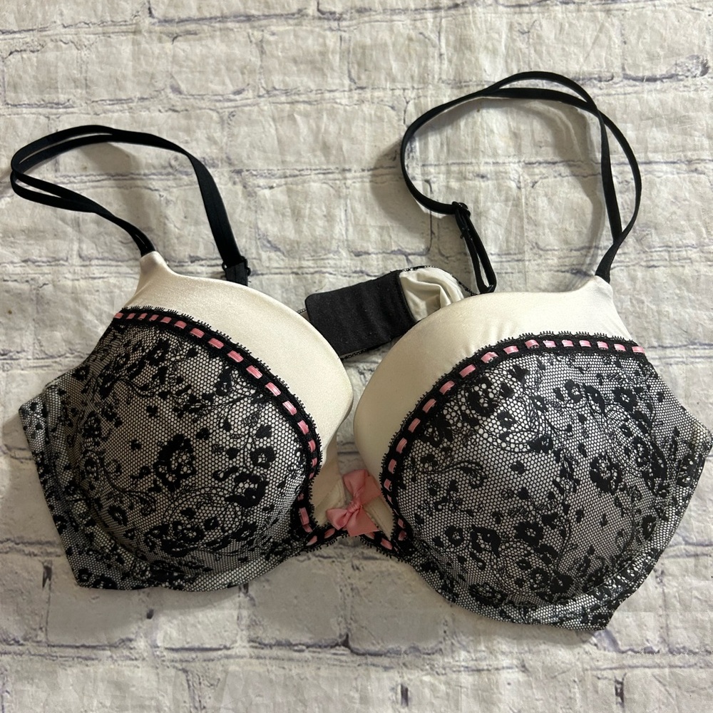 VICTORIA’S SECRET VERY SEXY PUSH-UP BLACK WITH LACE PINK ACCENTS SIZE 38C